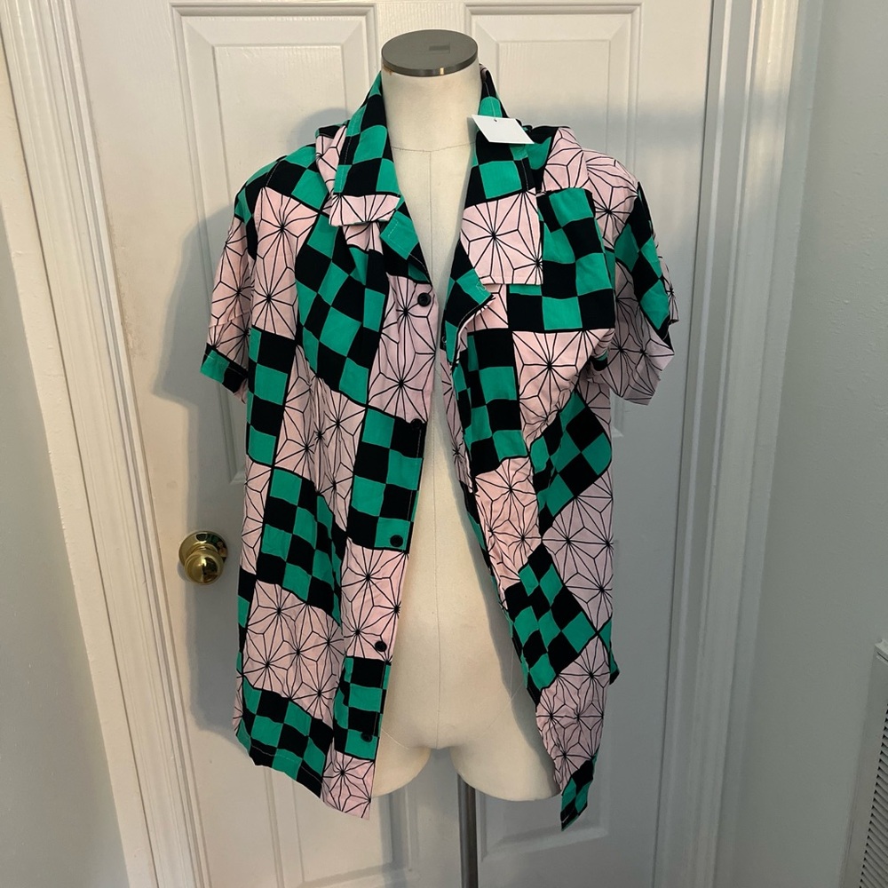XL - Demon Slayer: Kimetsu No Yaiba Kamado Patterns Woven Button-Up Shirt NWT